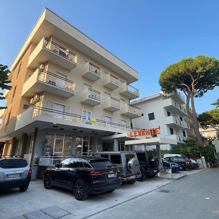 Hotel Levante Convenzionato Oltremare E Italia In Miniatura ريتشوني المظهر الخارجي الصورة