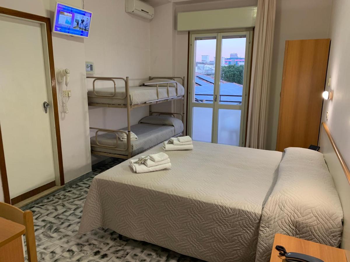 Hotel Levante Convenzionato Oltremare E Italia In Miniatura ريتشوني المظهر الخارجي الصورة